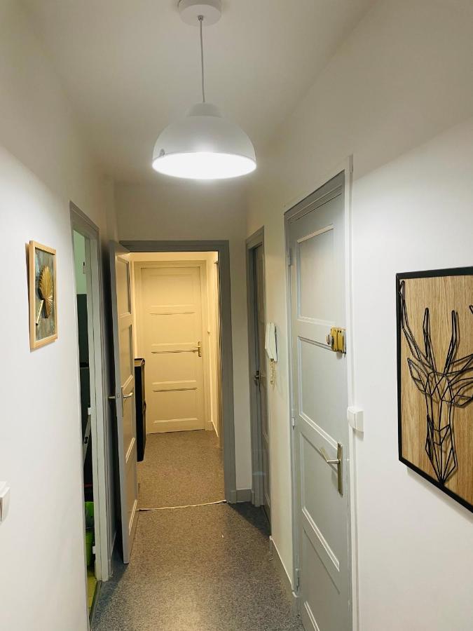 Charmant Appartement De Coeur De Ville - 2 Chambres Lits Queen Size - Netflix - Wifi แชร์บูร์ก อ็อง กงต็องแต็ง ภายนอก รูปภาพ