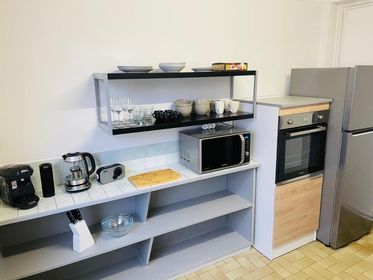 Charmant Appartement De Coeur De Ville - 2 Chambres Lits Queen Size - Netflix - Wifi แชร์บูร์ก อ็อง กงต็องแต็ง ภายนอก รูปภาพ