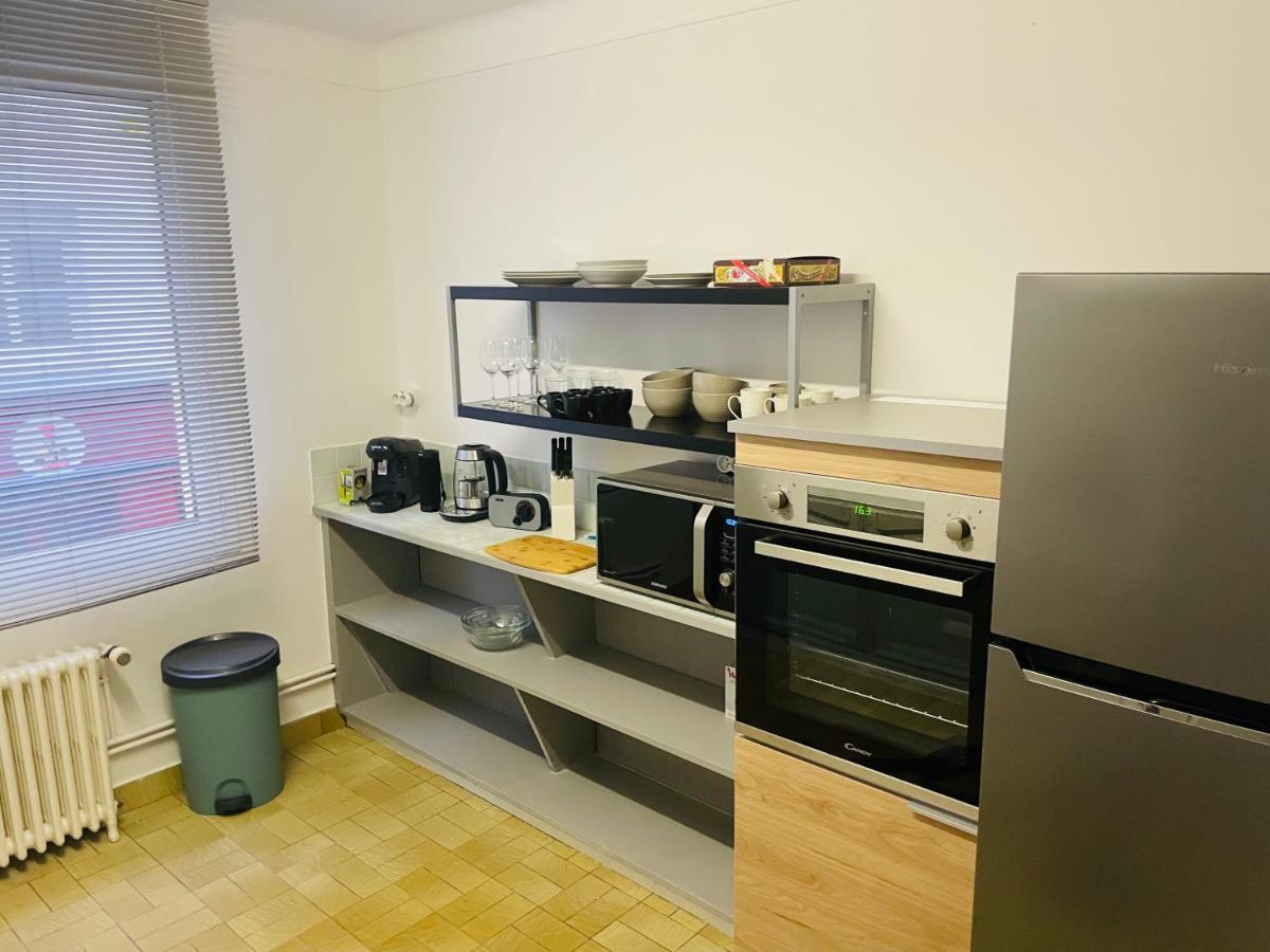 Charmant Appartement De Coeur De Ville - 2 Chambres Lits Queen Size - Netflix - Wifi แชร์บูร์ก อ็อง กงต็องแต็ง ภายนอก รูปภาพ